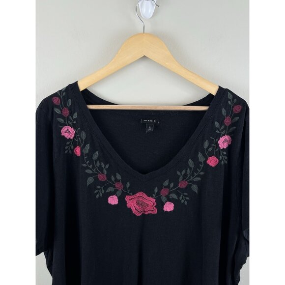 Torrid Women’s Plus Size Embroidered Top Floral Short Sleeve Sz 5X Modal Blend - Picture 3 of 8